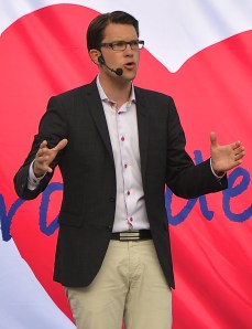 Jimmie Åkesson valtalar på Norrmalmstorg inför EU-valet 2014