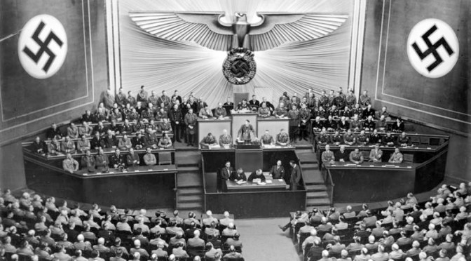 Om likriktning som definition av totalitära rörelser