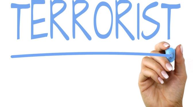 Rasister hetsar mot idrottande flicka i slöja