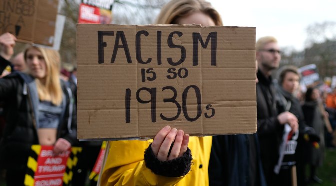 Bokrecension: No Platform