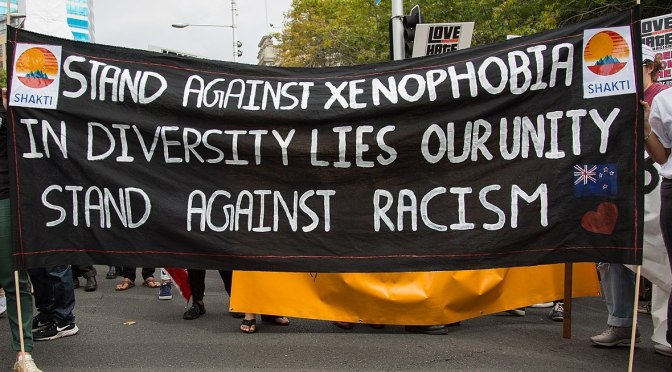 Skillnaden mellan rasism och främlingsfientlighet